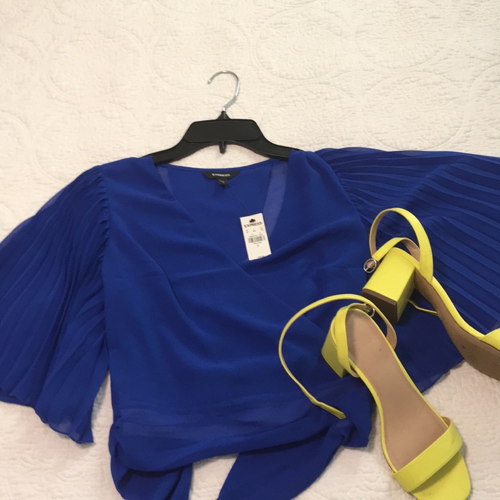 Express wrap and tie shirt